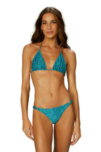 Carregar imagem no visualizador da galeria, Model Front: Blueman Bottom Bottom Acqua Areal