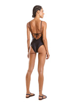Carregar imagem no visualizador da galeria, Model Back: Blueman One-Piece Maio Fox Preto