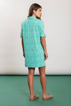Carregar imagem no visualizador da galeria, Model Back: Blueman Shirtdress Reflexo Shirtdress