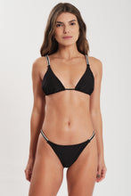Carregar imagem no visualizador da galeria, Model Front: Blueman Bottom Bottom Preto Macrame-Ponto-Basico