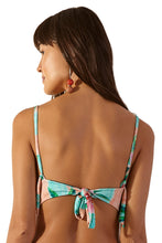 Carregar imagem no visualizador da galeria, Model Back: Blueman Top Top Pacifico Levemente