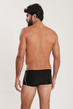 Carregar imagem no visualizador da galeria, Model Back: Blueman Sunga / Boxer Sunga Army Malfitana Liso Preto