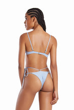 Carregar imagem no visualizador da galeria, Model Back: Blueman Bottom Bottom Pepe Liso Azul