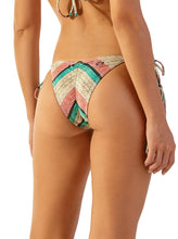Carregar imagem no visualizador da galeria, Model Back: Blueman Bottom Bottom Lua Polinesia
