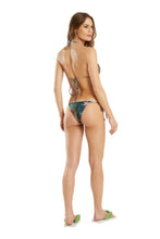 Carregar imagem no visualizador da galeria, Model Back: Blueman Top Top Tahiti Habitat