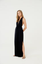 Carregar imagem no visualizador da galeria, Model Front: Blueman Maxi Dresses Vestido Saida Duo Liso Preto Mistica