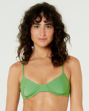 Carregar imagem no visualizador da galeria, Gallery: Blueman Top Top Pepe New Fox Verde