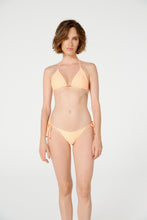 Carregar imagem no visualizador da galeria, Model Front: Blueman Bottom Bottom Tahiti Liso Neon Laranja