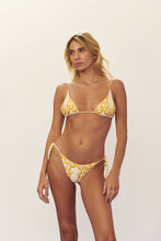 Carregar imagem no visualizador da galeria, Model Front: Blueman Set Set Seiva-Doce-Amarela Inside-Double