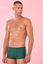 Carregar imagem no visualizador da galeria, Model Front: Blueman Sunga / Boxer Sunga Army Verde