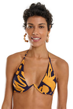 Carregar imagem no visualizador da galeria, Gallery: Blueman Top Top Fox Bold Leafs