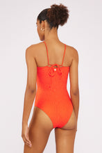 Carregar imagem no visualizador da galeria, Model Back: Blueman One-Piece Laranja Maio Duna