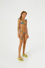 Carregar imagem no visualizador da galeria, Model Front: Blueman Top Top Super Romance Banana Pop