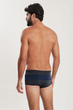 Carregar imagem no visualizador da galeria, Model Back: Blueman Sunga / Boxer Sunga Army Crepúsculo Bicolor Liso Cinza