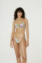 Carregar imagem no visualizador da galeria, Model Front: Blueman Top Top Bay Tahity Tie Universo Solar