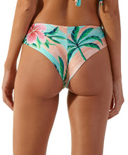 Carregar imagem no visualizador da galeria, Model Back: Blueman Bottom Bottom Pacifico Levemente