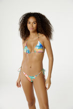 Carregar imagem no visualizador da galeria, Model Front: Blueman Top Top Tahiti Selvagem