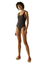 Carregar imagem no visualizador da galeria, Model Front: Blueman One-Piece Paris Preto