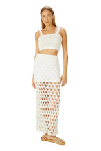 Carregar imagem no visualizador da galeria, Model Front: Blueman Beach Top Off-White Top-Tricot