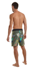 Carregar imagem no visualizador da galeria, Model Back: Blueman Boardshort Bermuda Midi Pkt Praia Florestinha Verde