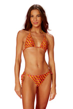 Carregar imagem no visualizador da galeria, Model Front: Blueman Bottom Bottom Ai-Meu-Coracao Nicole