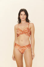 Carregar imagem no visualizador da galeria, Model Front: Blueman Bottom Bottom Brisa-Suave Australia