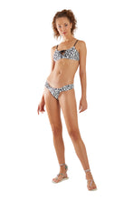 Carregar imagem no visualizador da galeria, Model Front: Blueman Bottom Bottom Game Boreal Pantera