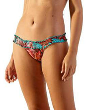 Carregar imagem no visualizador da galeria, Gallery: Blueman Bottom Bottom Mel Vanuatu