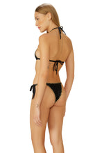 Carregar imagem no visualizador da galeria, Model Back: Blueman Bottom Bottom Preto Artesanato