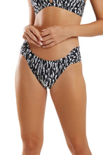 Carregar imagem no visualizador da galeria, Gallery: Blueman Bottom Bottom Safari New Pacifico Pantera Negra