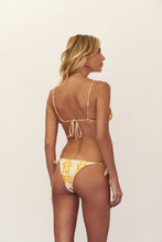 Carregar imagem no visualizador da galeria, Model Back: Blueman Bottom Bottom Seiva-Doce-Amarela Inside-Double