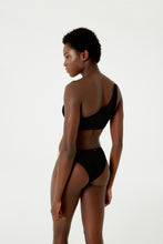 Carregar imagem no visualizador da galeria, Model Back: Blueman Bottom Bottom Textura Wavy Shine Preto