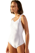 Carregar imagem no visualizador da galeria, Image 04: Blueman One-Piece Capri Off White