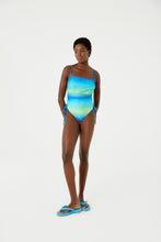 Carregar imagem no visualizador da galeria, Model Front: Blueman One-Piece Maio Antonella Degrade Sky