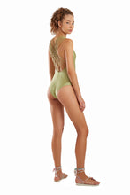 Carregar imagem no visualizador da galeria, Model Back: Blueman One-Piece Maio Capri Verde
