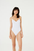 Carregar imagem no visualizador da galeria, Model Front: Blueman One-Piece Maio Prainha Textura Saint Martin