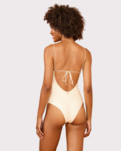 Carregar imagem no visualizador da galeria, Model Back: Blueman One-Piece Perola Maio Nina