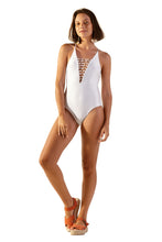 Carregar imagem no visualizador da galeria, Model Front: Blueman One-Piece Rock Off White