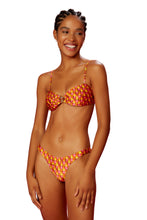 Carregar imagem no visualizador da galeria, Model Front: Blueman Top Top Ai-Meu-Coracao Lena