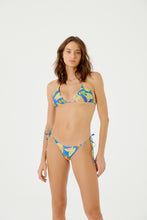 Carregar imagem no visualizador da galeria, Model Front: Blueman Top Top Bojo Tahiti Abacaxi