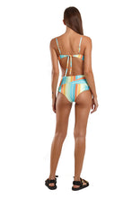 Carregar imagem no visualizador da galeria, Model Back: Blueman Top Top Hot Taca Granita