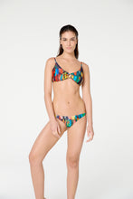 Carregar imagem no visualizador da galeria, Model Front: Blueman Top Top Isis Tupinamba