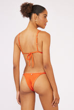 Carregar imagem no visualizador da galeria, Model Back: Blueman Top Top Laranja Dance-Pesponto