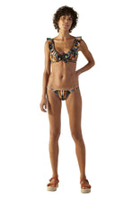 Carregar imagem no visualizador da galeria, Model Front: Blueman Top Top Margot Yapi