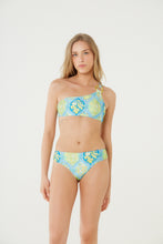 Carregar imagem no visualizador da galeria, Model Front: Blueman Top Top Milano Cannes Polen