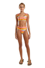 Carregar imagem no visualizador da galeria, Model Front: Blueman Top Top Noruega Sunquine Mar Sunset