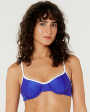 Carregar imagem no visualizador da galeria, Gallery: Blueman Top Top Pepe Bias Arriba Azul