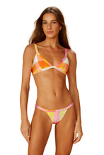 Carregar imagem no visualizador da galeria, Model Front: Blueman Top Top Ritmo Iris