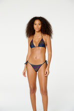 Carregar imagem no visualizador da galeria, Model Front: Blueman Top Top Wave Delta Raios Degrade