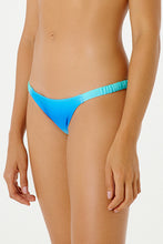 Carregar imagem no visualizador da galeria, Gallery: Blueman Bottom Bottom Malibu Degrade Sky
